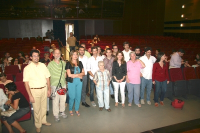 Organizadores y autores de los proyectos momentos antes de iniciar el acto