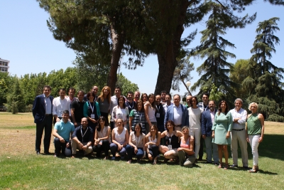 Foto de familia de autoridades y asistentes al Campus Universitario