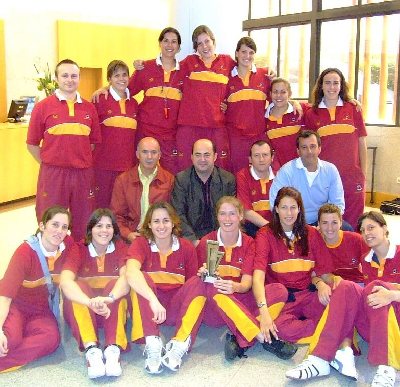 El equipo femenino de baloncesto de la UCO tricampen de Espaa universitario tras un vibrante partido que se decidi en los ltimos minutos.