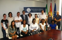 El decano de Ciencias da la bienvenida a las alumnas de SpelmanCollege junto a los directores de los grupos de investigacin con los que trabajarn y la vicedecana de Investigacin, Relaciones Internacionales y Movilidad