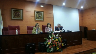 De izq a dcha. Francisco Villamandos, Rosa Aguilar y Luis Rodrguez