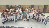  Alumnos, pacientes simulados, personal sanitario y responsables de la prueba en una de las dependencias del HURS.