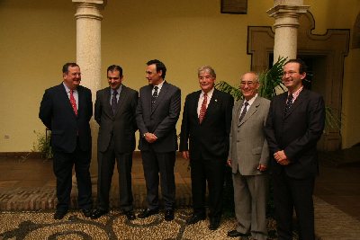 53 alumnos recogen sus diplomas en la ceremonia de clausura del curso 08-09 en la Ctedra Prasa de Empresa familiar