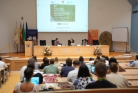 El presidente del Comité Organizador, Macario Rodríguez Entrena; la vicerrectora de Política Científica, Mª José Polo Gómez; y la presidenta de RECAAP, María Espinosa Goded, durante la inauguración del Congreso