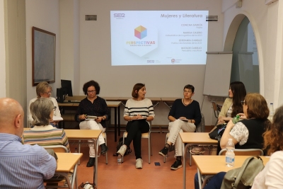 De izquierda a derecha: Matilde Cabello, Concha García, María José Martínez, Marisa Calero y Estefanía Cabello