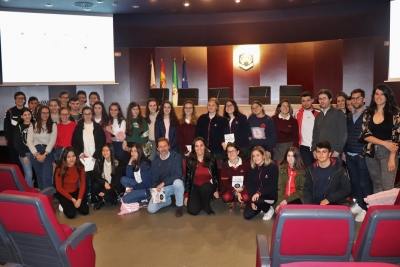 La periodista Marta García Aller debate con estudiantes sobre el futuro tecnológico