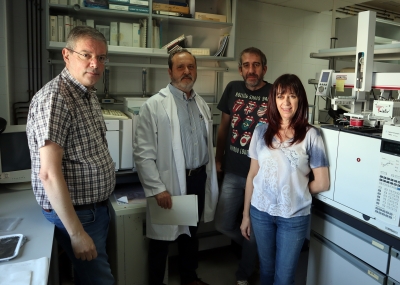 Investigadores que han elaborado el nuevo vino espumoso Montilla-Moriles.