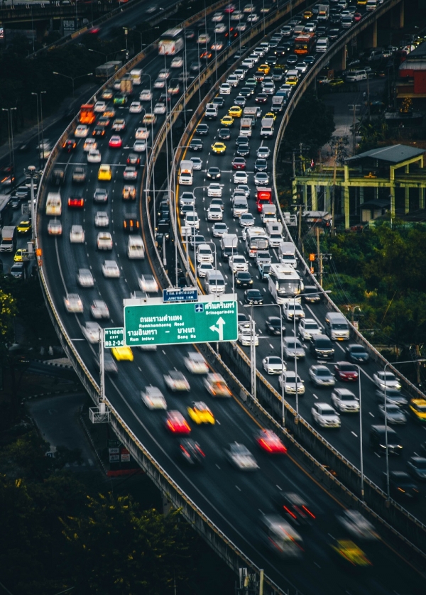 Atasco de automóviles (Unsplash)